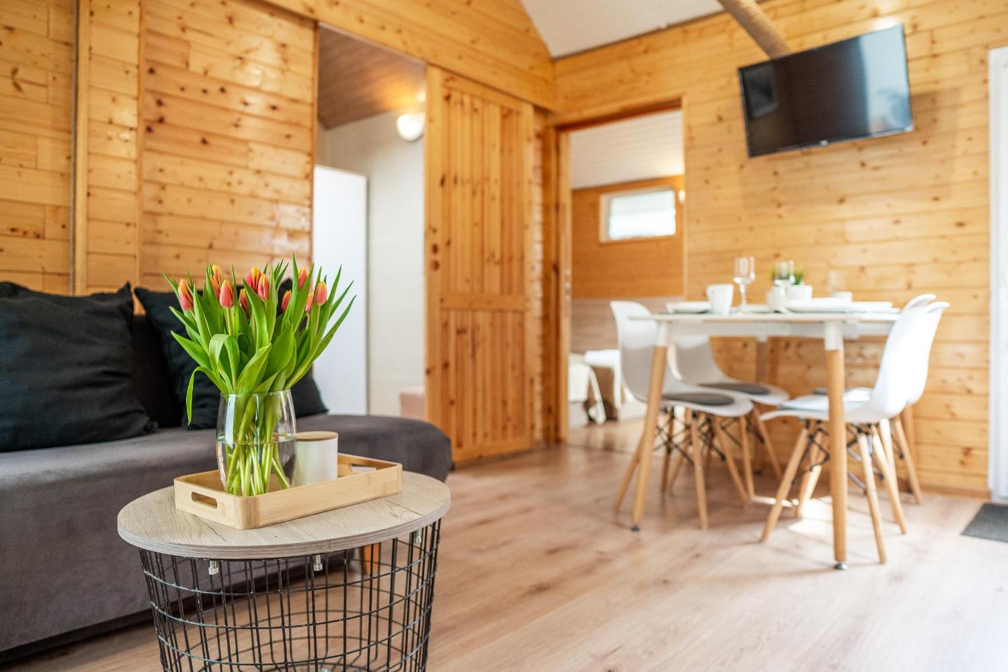 Max Apartamenty - Pokoje - Domki - Restauracja - Basen Großmöllen Exterior foto