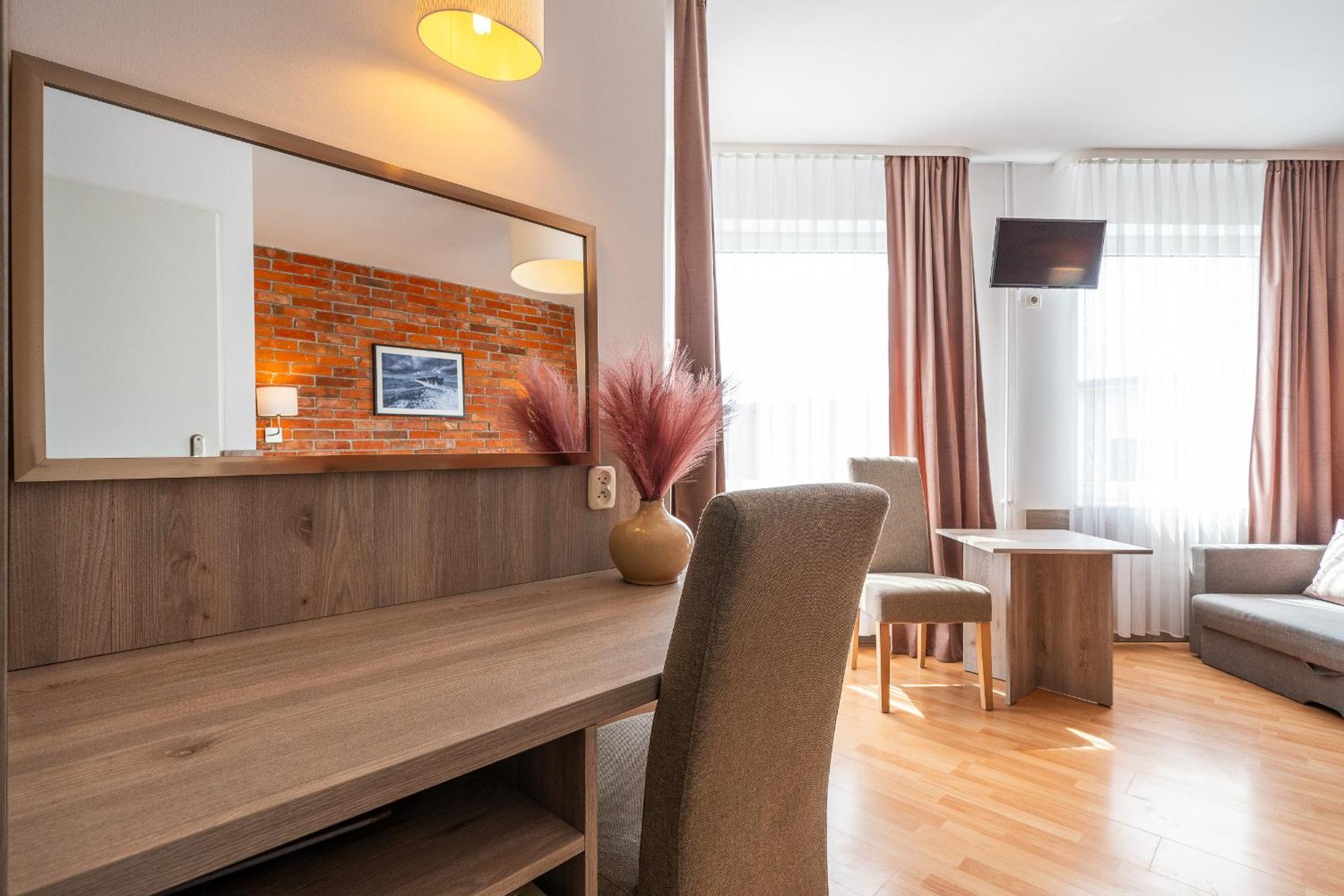 Max Apartamenty - Pokoje - Domki - Restauracja - Basen Großmöllen Exterior foto