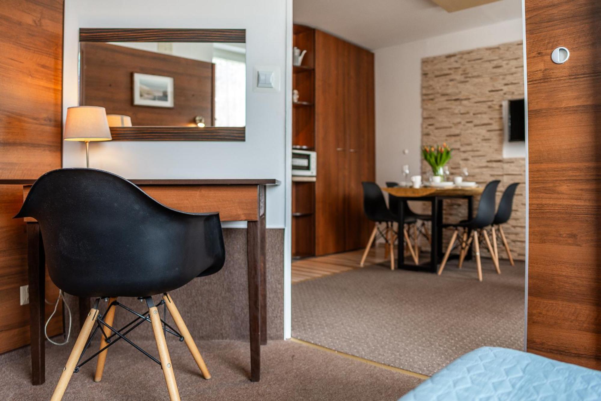 Max Apartamenty - Pokoje - Domki - Restauracja - Basen Großmöllen Exterior foto