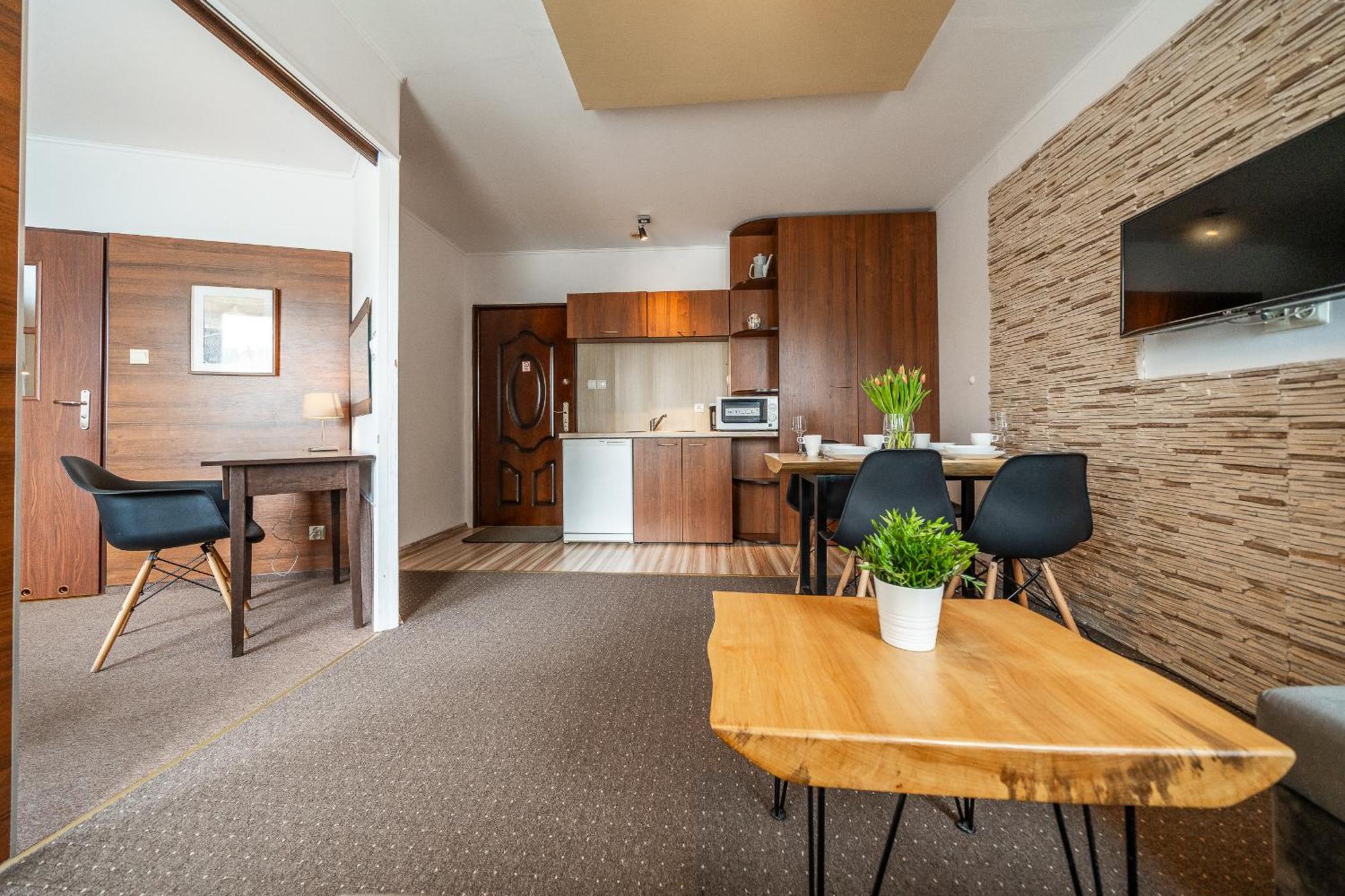 Max Apartamenty - Pokoje - Domki - Restauracja - Basen Großmöllen Exterior foto