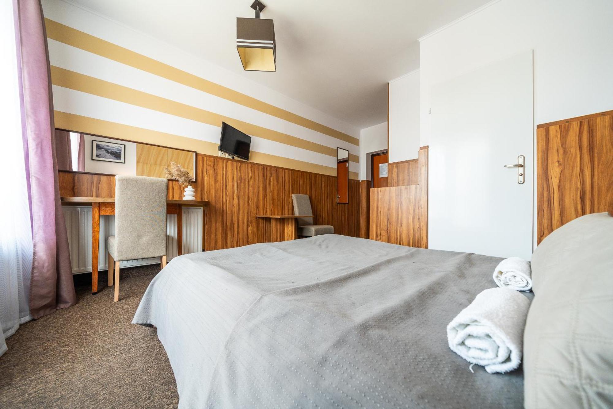 Max Apartamenty - Pokoje - Domki - Restauracja - Basen Großmöllen Exterior foto