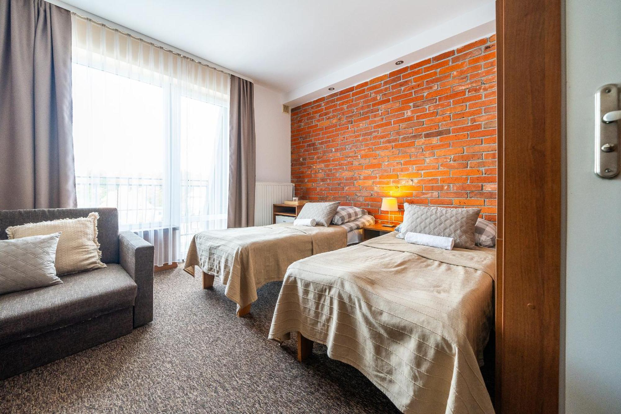 Max Apartamenty - Pokoje - Domki - Restauracja - Basen Großmöllen Exterior foto