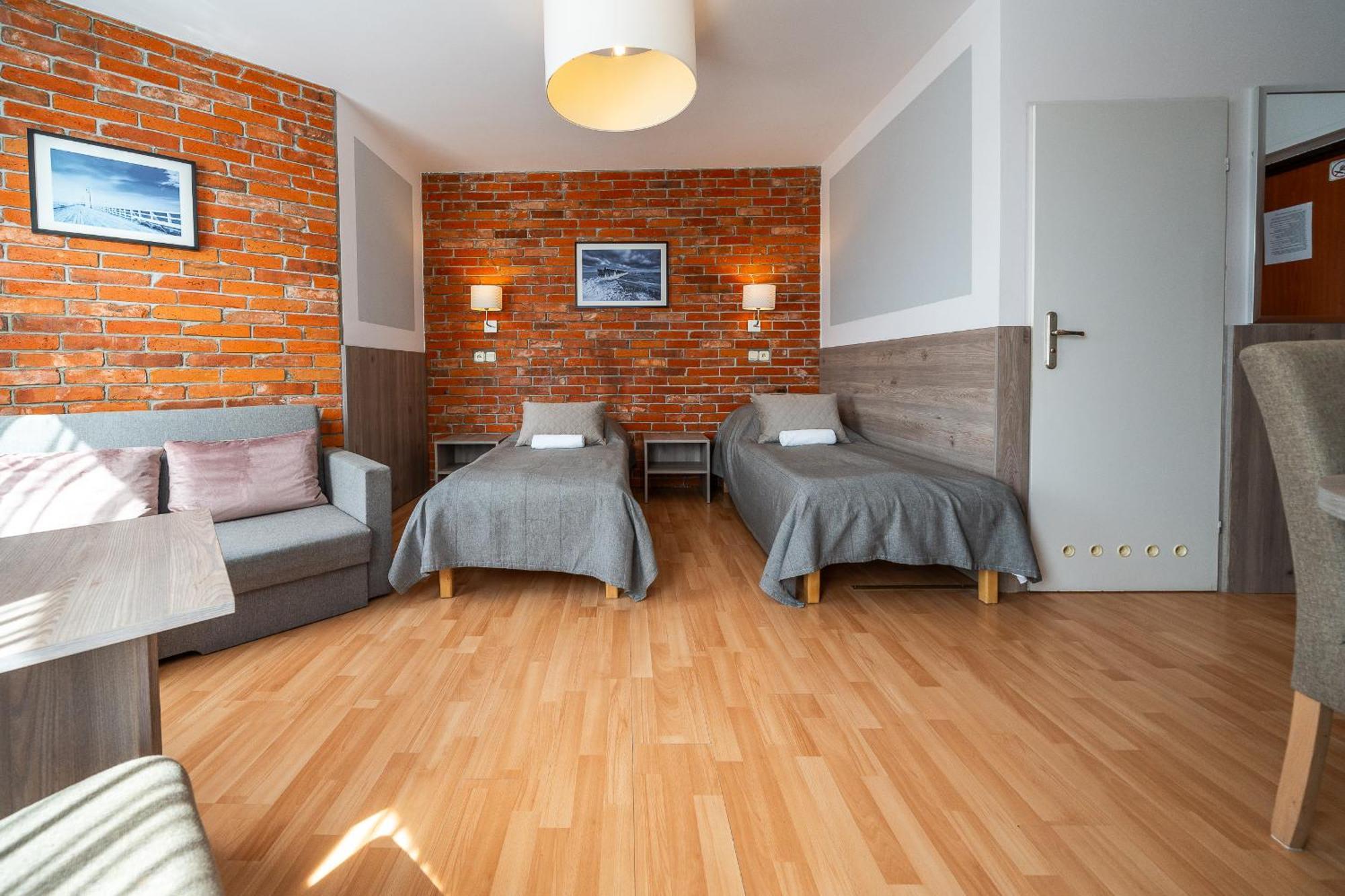 Max Apartamenty - Pokoje - Domki - Restauracja - Basen Großmöllen Exterior foto