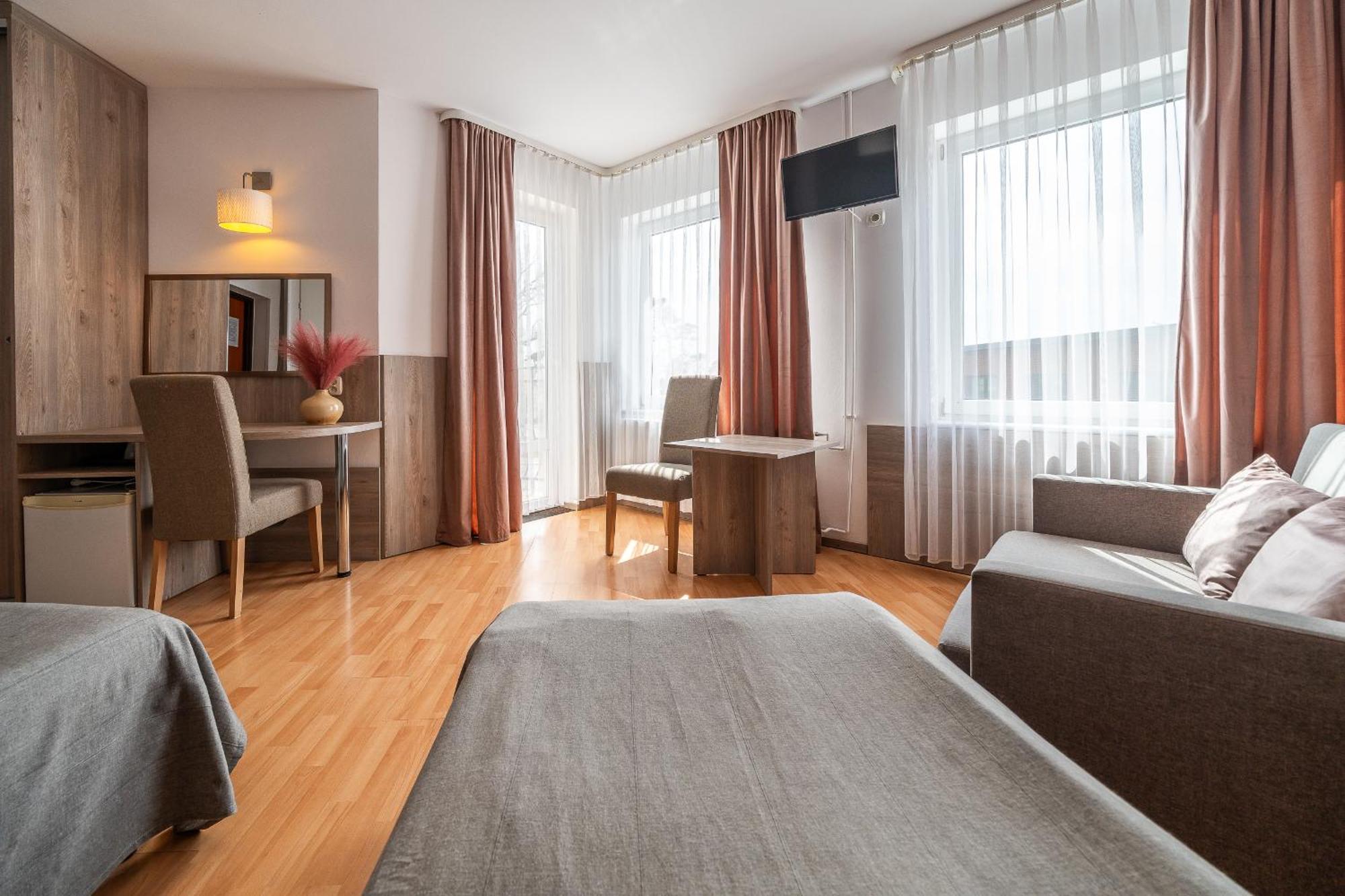 Max Apartamenty - Pokoje - Domki - Restauracja - Basen Großmöllen Exterior foto