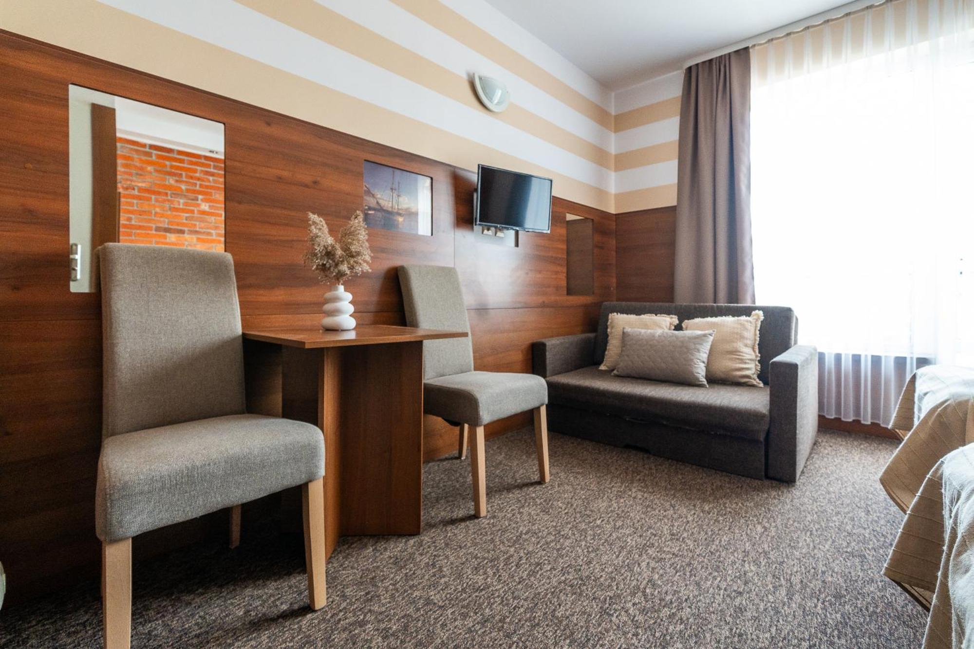 Max Apartamenty - Pokoje - Domki - Restauracja - Basen Großmöllen Exterior foto