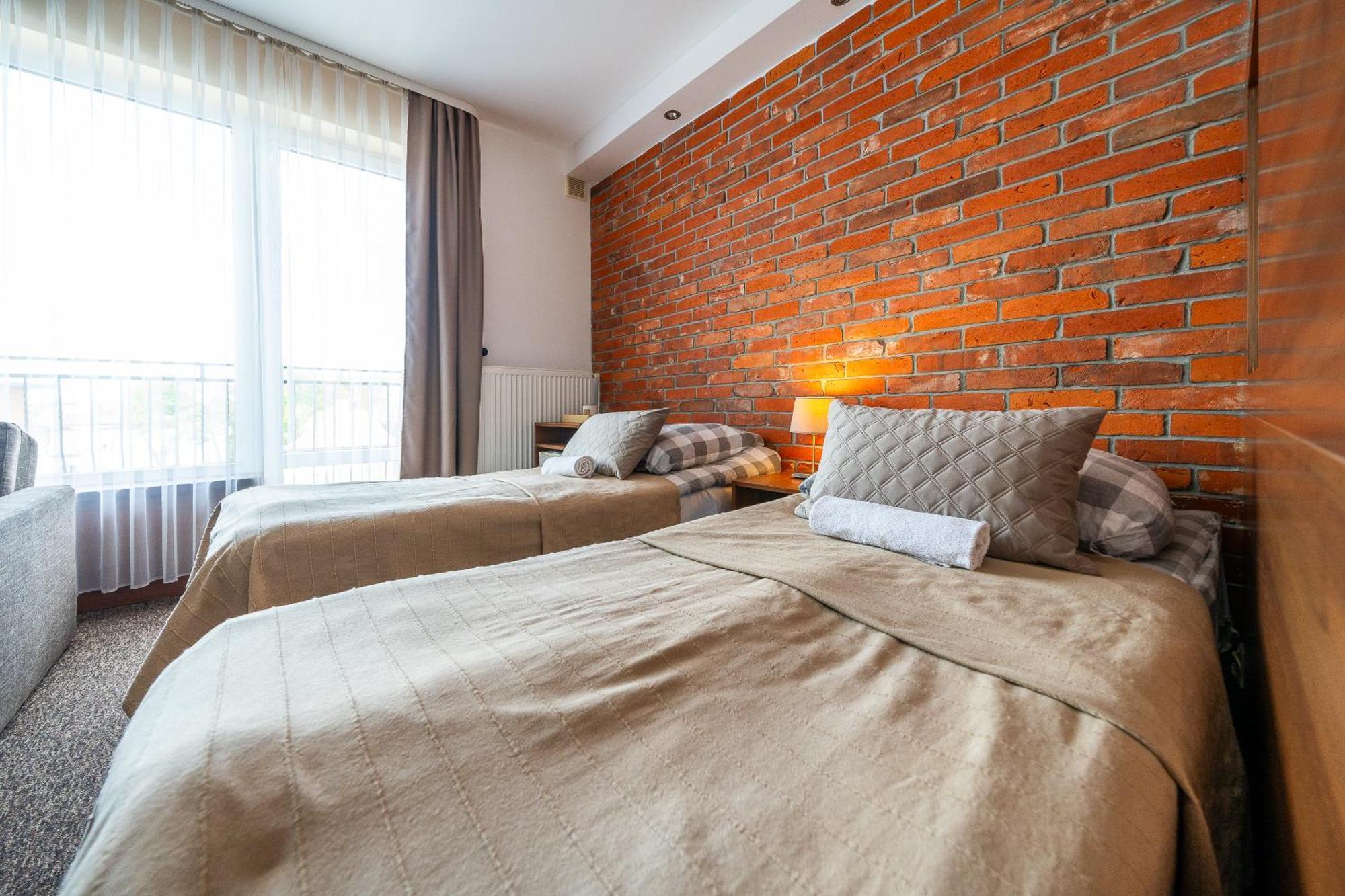 Max Apartamenty - Pokoje - Domki - Restauracja - Basen Großmöllen Exterior foto