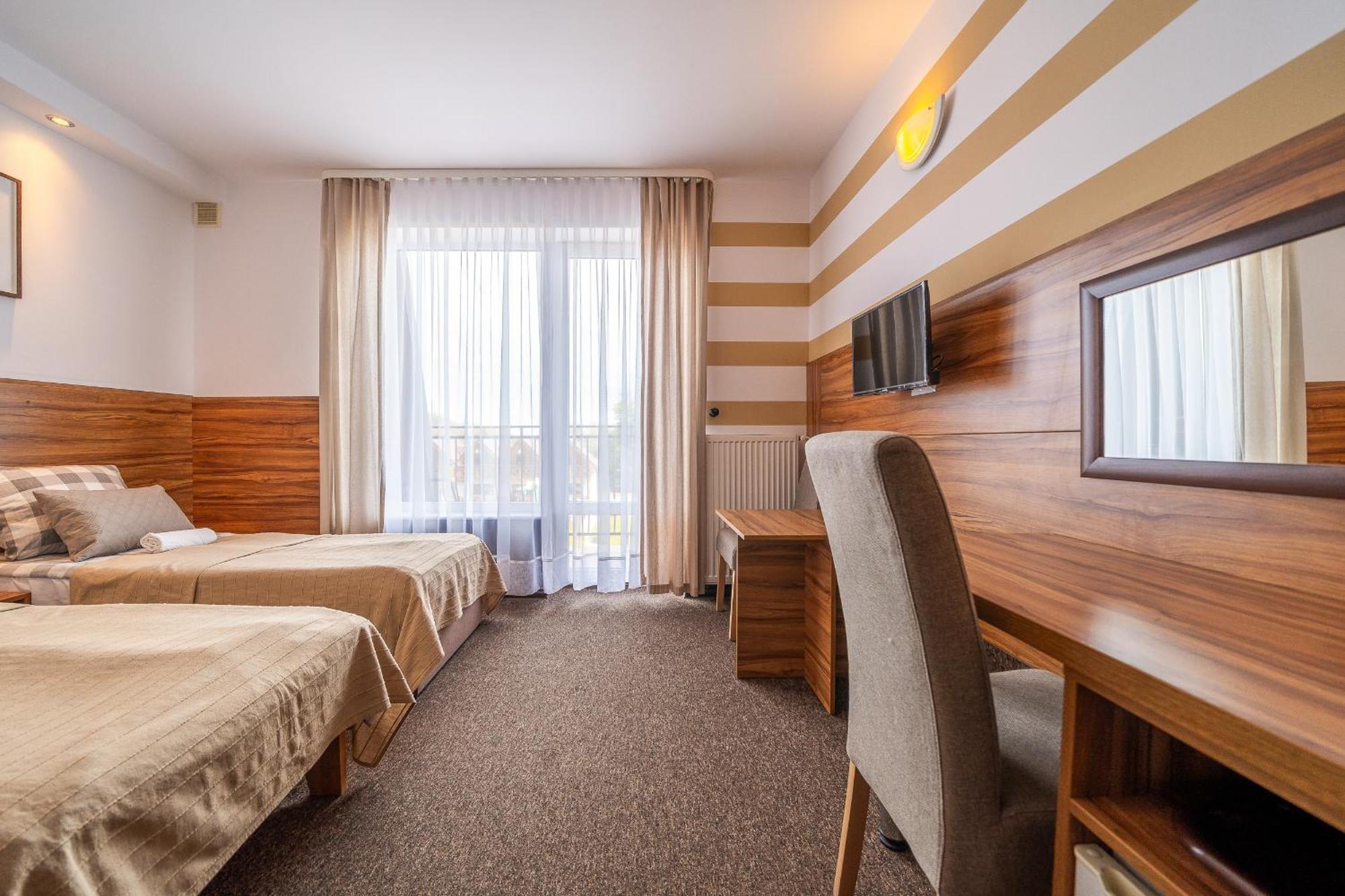 Max Apartamenty - Pokoje - Domki - Restauracja - Basen Großmöllen Exterior foto